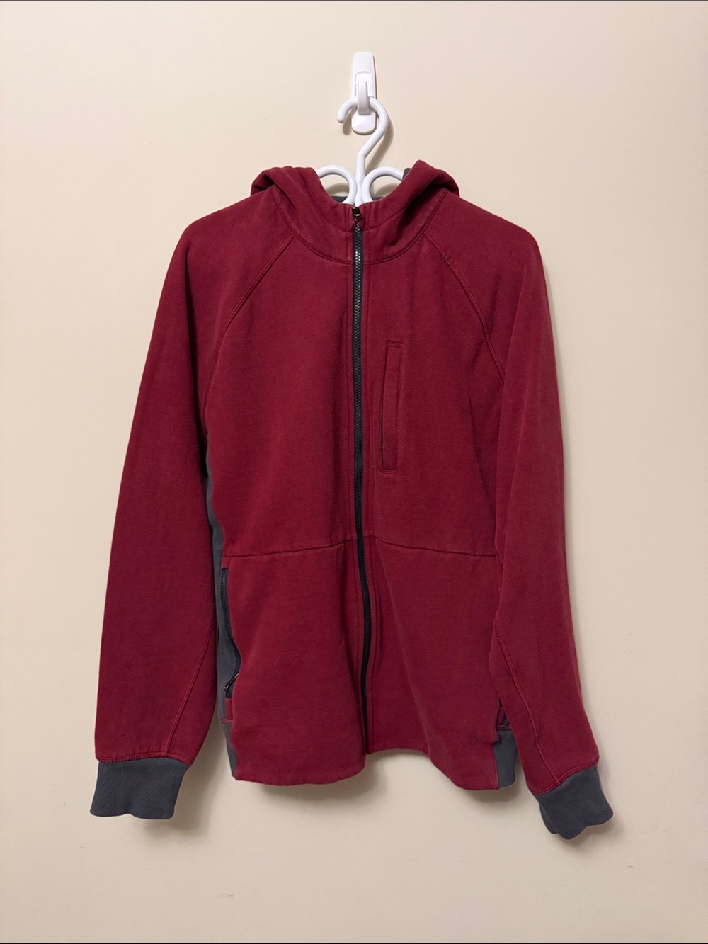 Men’s Lululemon Large Crimson Best Coast Hoodie